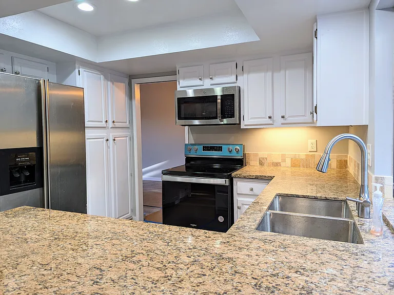 6525 Idlewild Ct — Photo 4