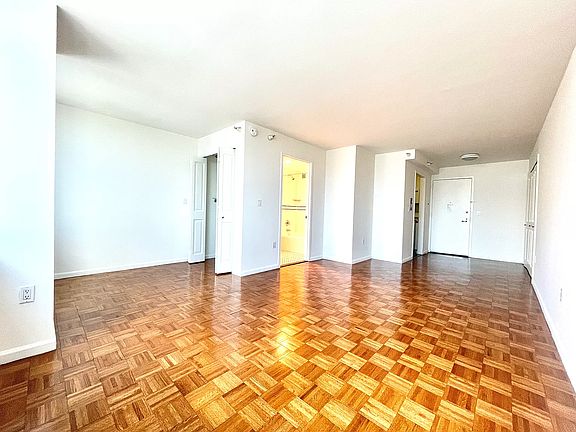 3rd image of 350 W 43rd St APT 26G