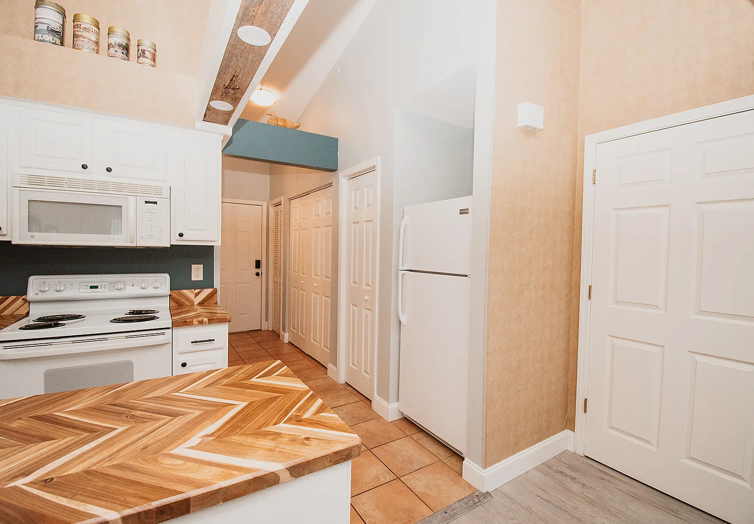 Studio, 436 sqft, $1,050 — Photo 1