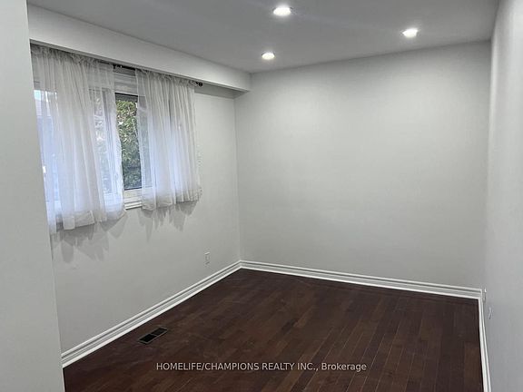 3rd image of 365 Bellamy Rd N