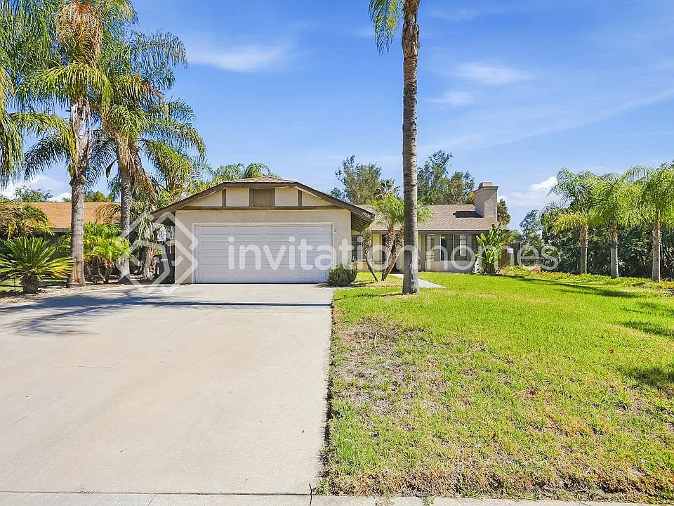 19086 Reindeer Dr