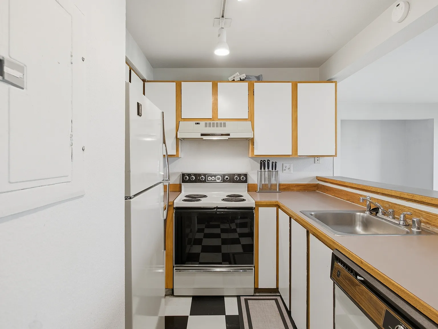Studio, 452 sqft, $1,500 — Photo 4
