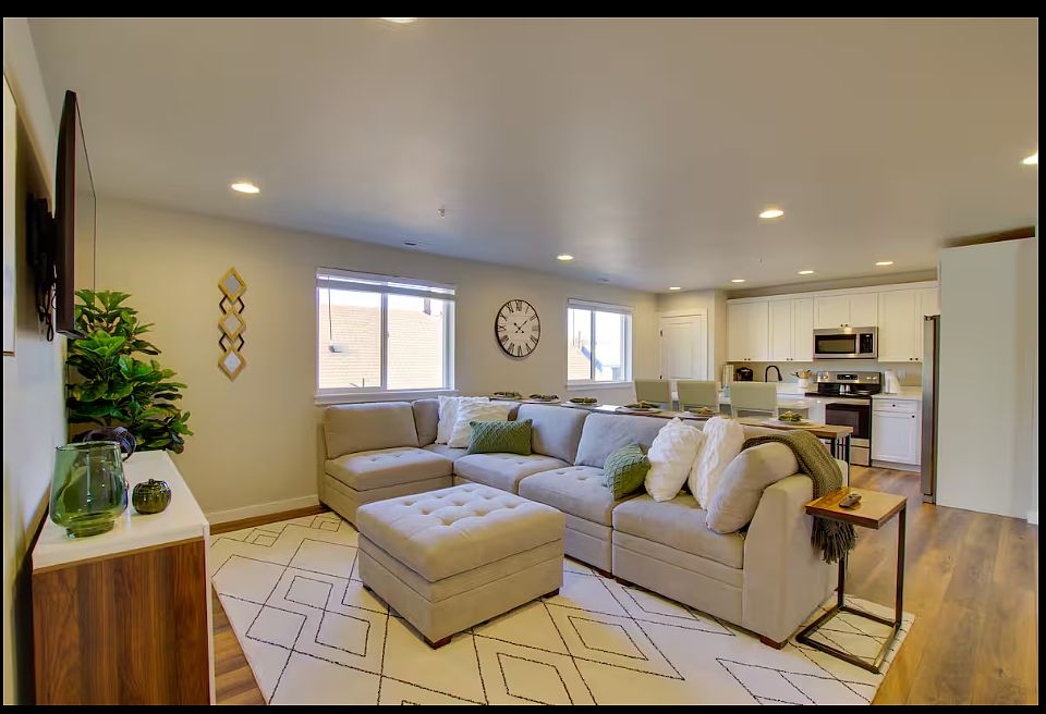 1st image of 210 Tyler Ln #101