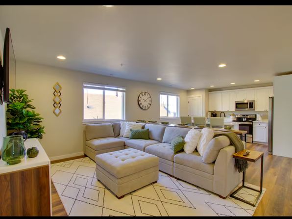 210 Tyler Ln #101, Monroe, WA 98272 – 3-bedroom rental in Monroe