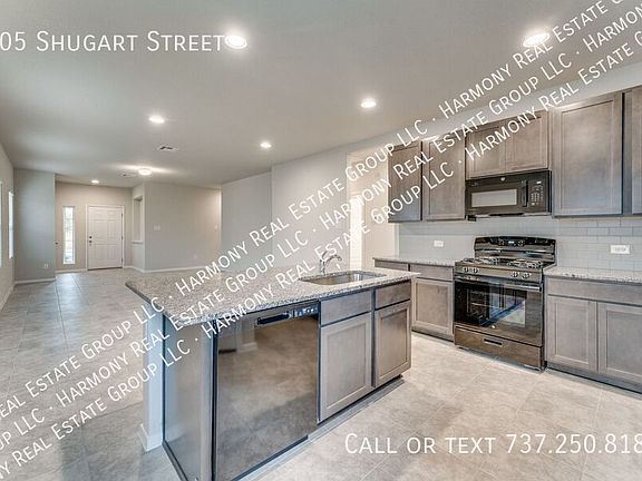 5th image of 105 Shugart St