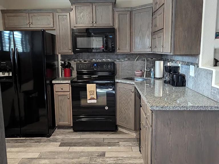 1087 S Calle De Las Casitas — Photo 3