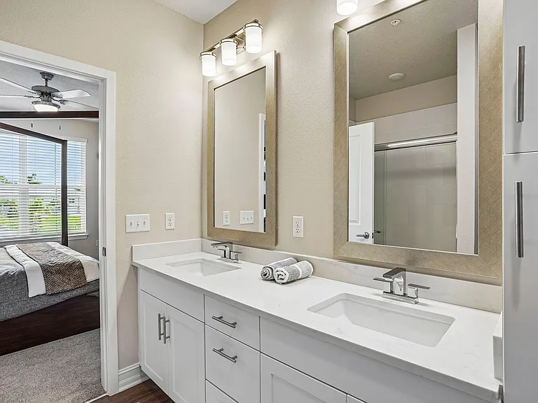 Lake Tavares Apartments — Photo 33