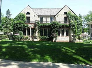 1602 S 4th Ave, Sioux Falls, SD 57105