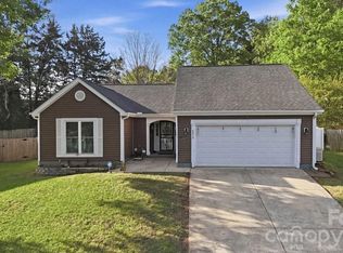 8618 Milton Morris Dr, Charlotte, NC 28227