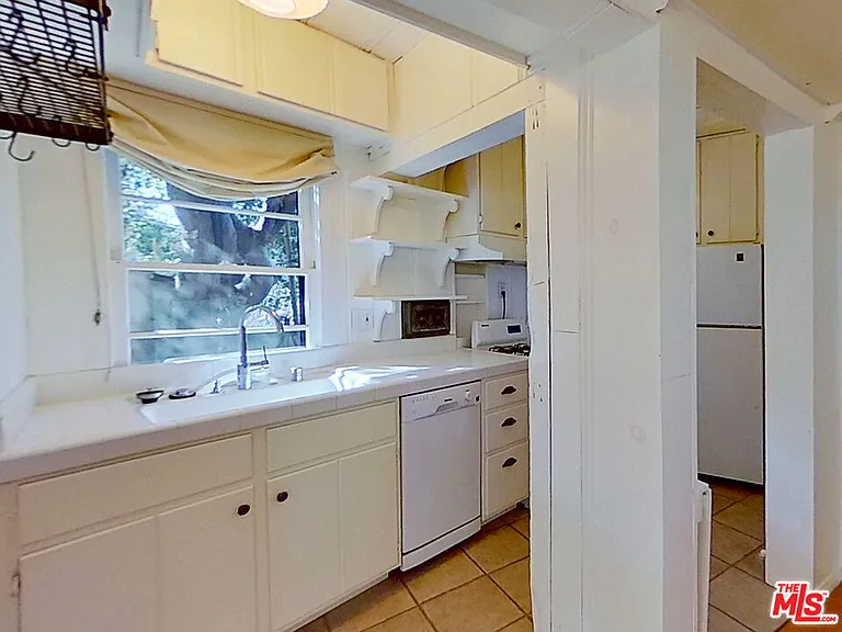 10211 Seabury Ln — Photo 5