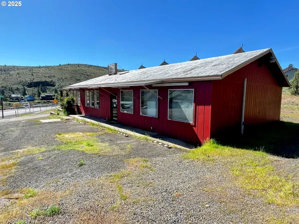 99 3rd St, Maupin, OR 97037