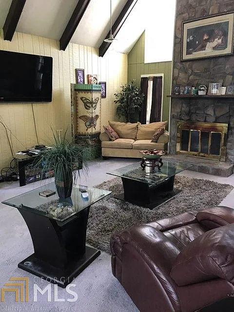 924 Mulberry Ct photo 1