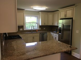 5105 Fargo Ave, Skokie, IL 60077