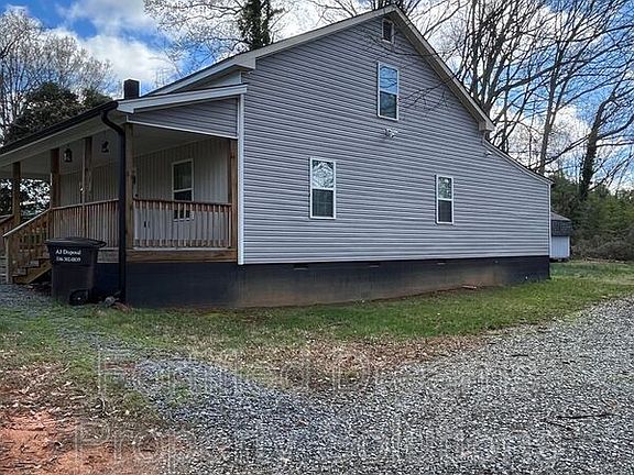 2nd image of 551 Ridgeway Cir