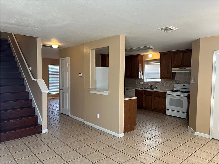 3223 Amber Meadow Dr — Photo 6