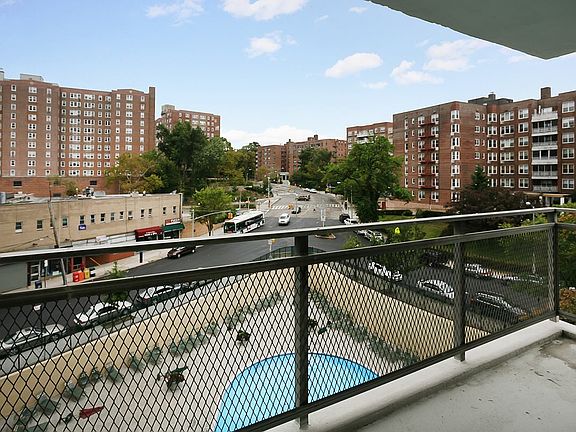 5th image of 555 Kappock St APT 6E