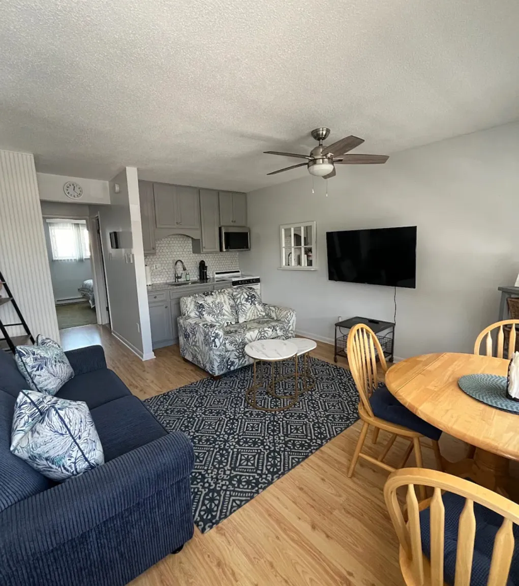 1027 Ocean Ave — Photo 3