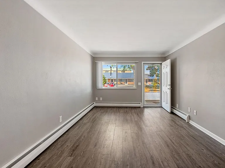 4101 Harvest Ln — Photo 4