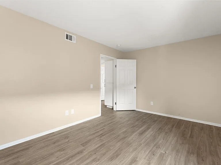 Ironwood Apartments — Photo 7
