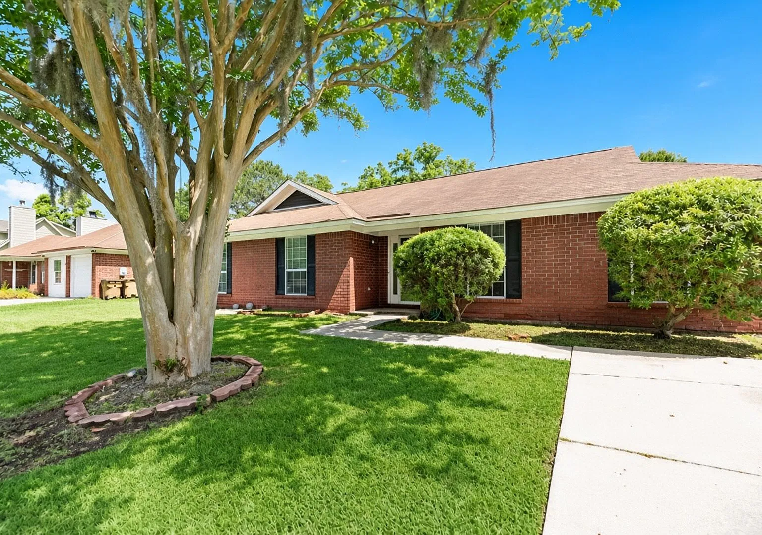 Home In Piercefield Richmond Hill, Ga 4 Bedroom 2 Bath!! Available In Nov 2026!! $1000 Off First ... — Photo 1