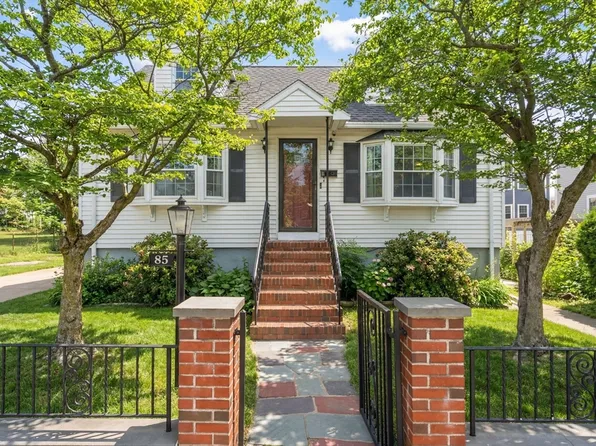 85 Winthrop Rd, Chelsea, MA 02150