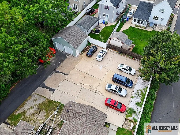 215 Washington Rd — Photo 34