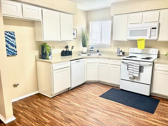 5th image of 4336 Hulen Cir E