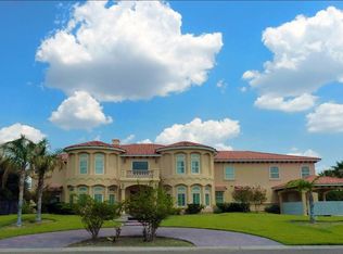 8318 Estate Dr, Laredo, TX 78045