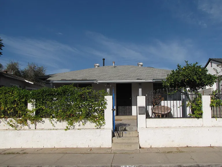 Sycamore Dr — Photo 10