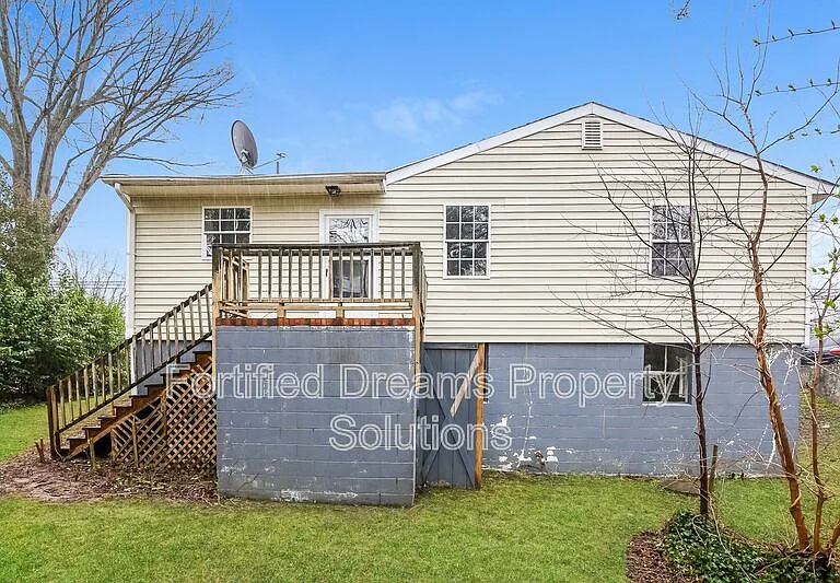 805 W 25th St — Photo 13