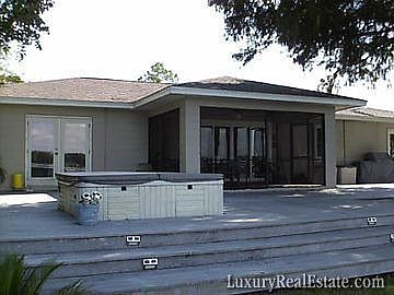 2nd image of 567 Lake Front Blvd