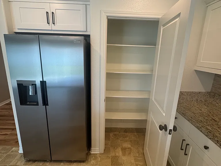 5161 Rowel St — Photo 11