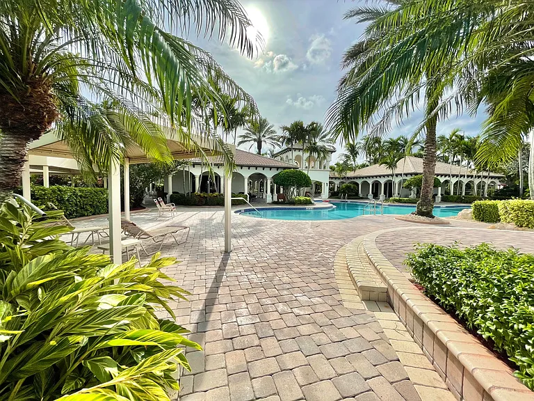 9656 Cobblestone Creek Dr — Photo 46
