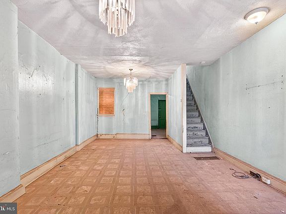 4th image of 2210 W Master St
