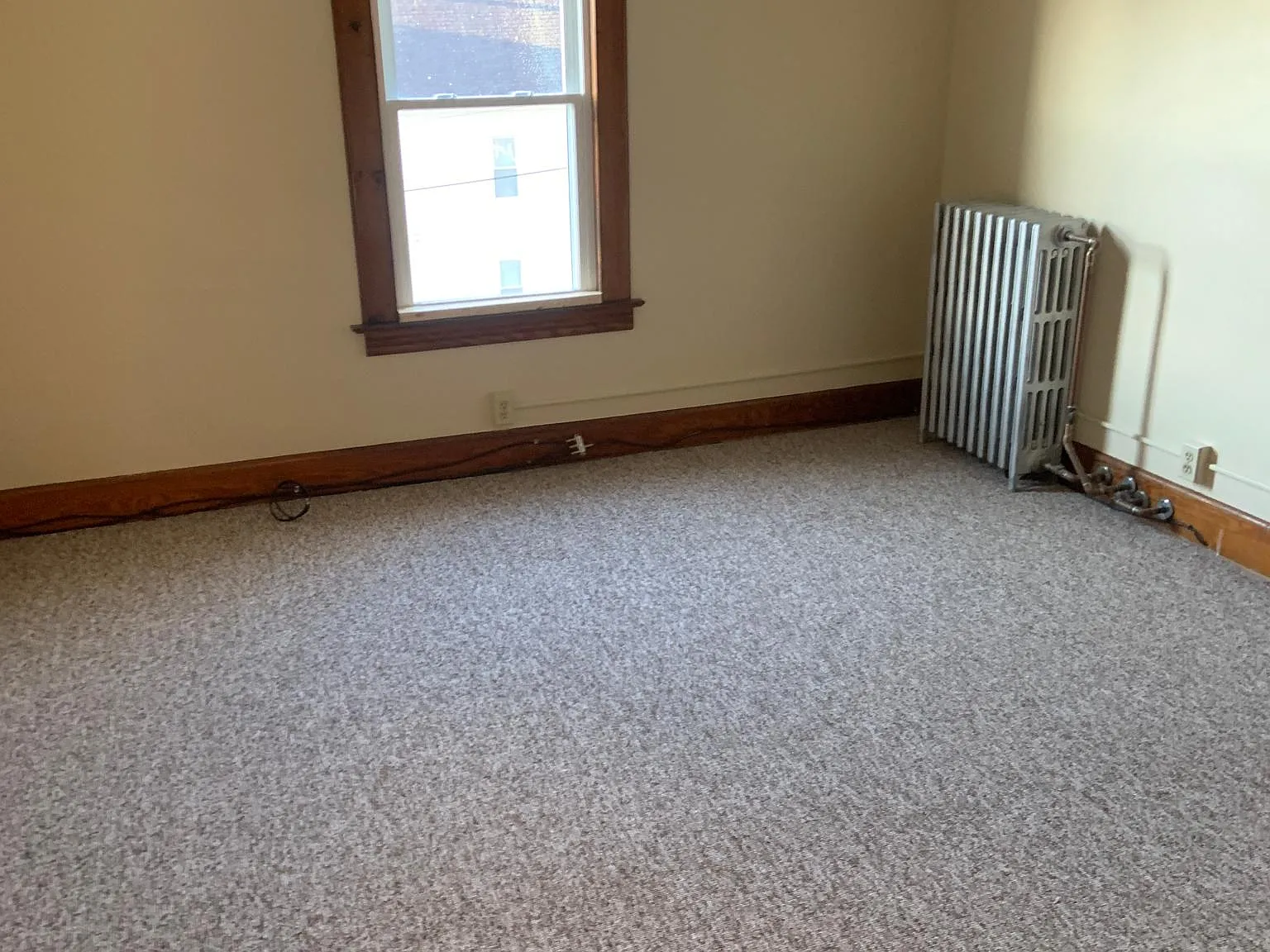 61 Quaker Ln S — Photo 3