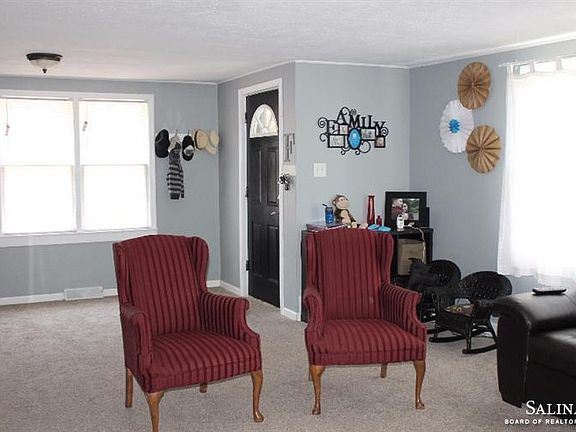 5th image of 211 S Oakdale Ave