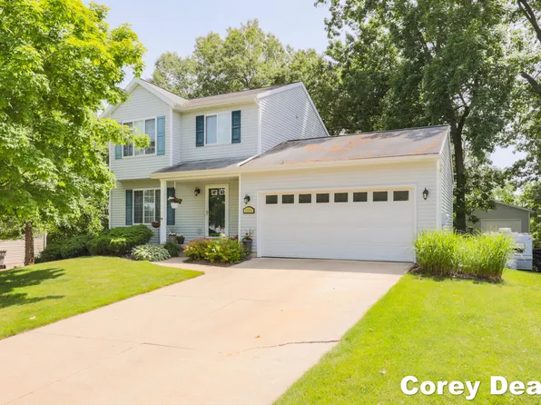 11494 Barnsley Rd SE, Lowell, MI 49331