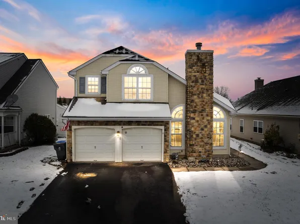 25 Red Fox St, Burlington, NJ 08016