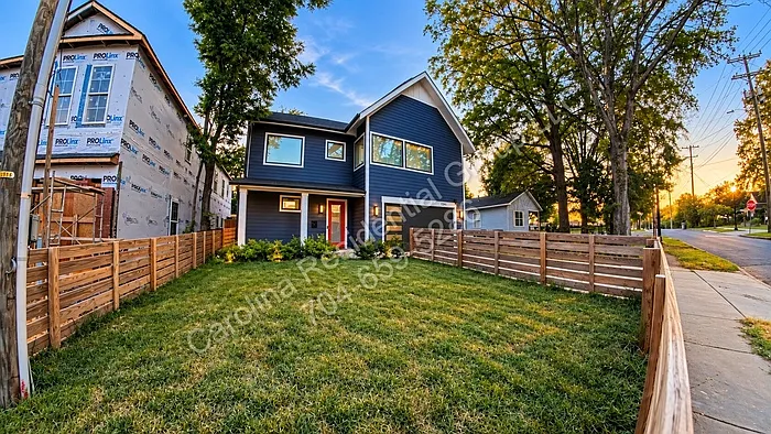 3 bed, 2.5 bath, 2650 sqft, $8,000 — Photo 2