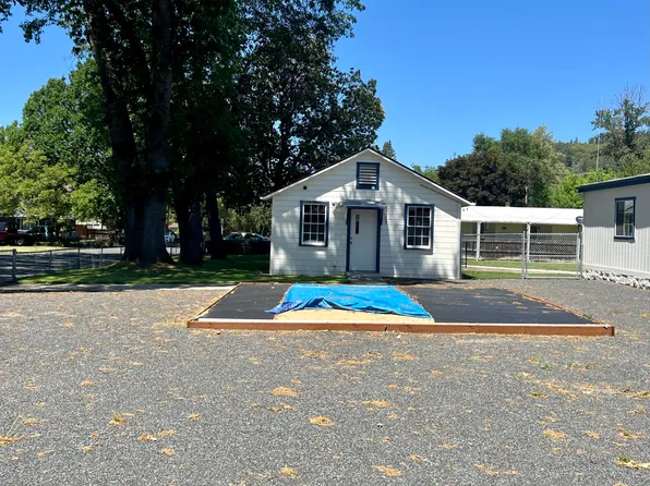 401 Broadway St, Rogue River, OR 97537