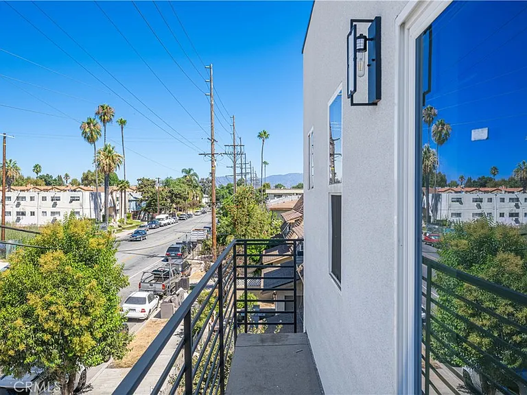 6830 Hazeltine Ave #2 — Photo 8