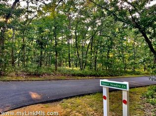 2 Upper Meadow Ln, Oak Bluffs, MA 02557