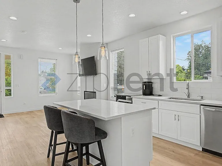 7750 SE 57th Ave — Photo 9