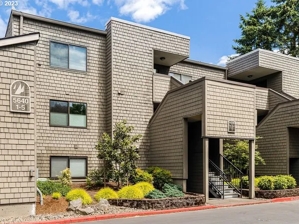 5640 S Riverside Ln Unit 1, Portland, OR 97239