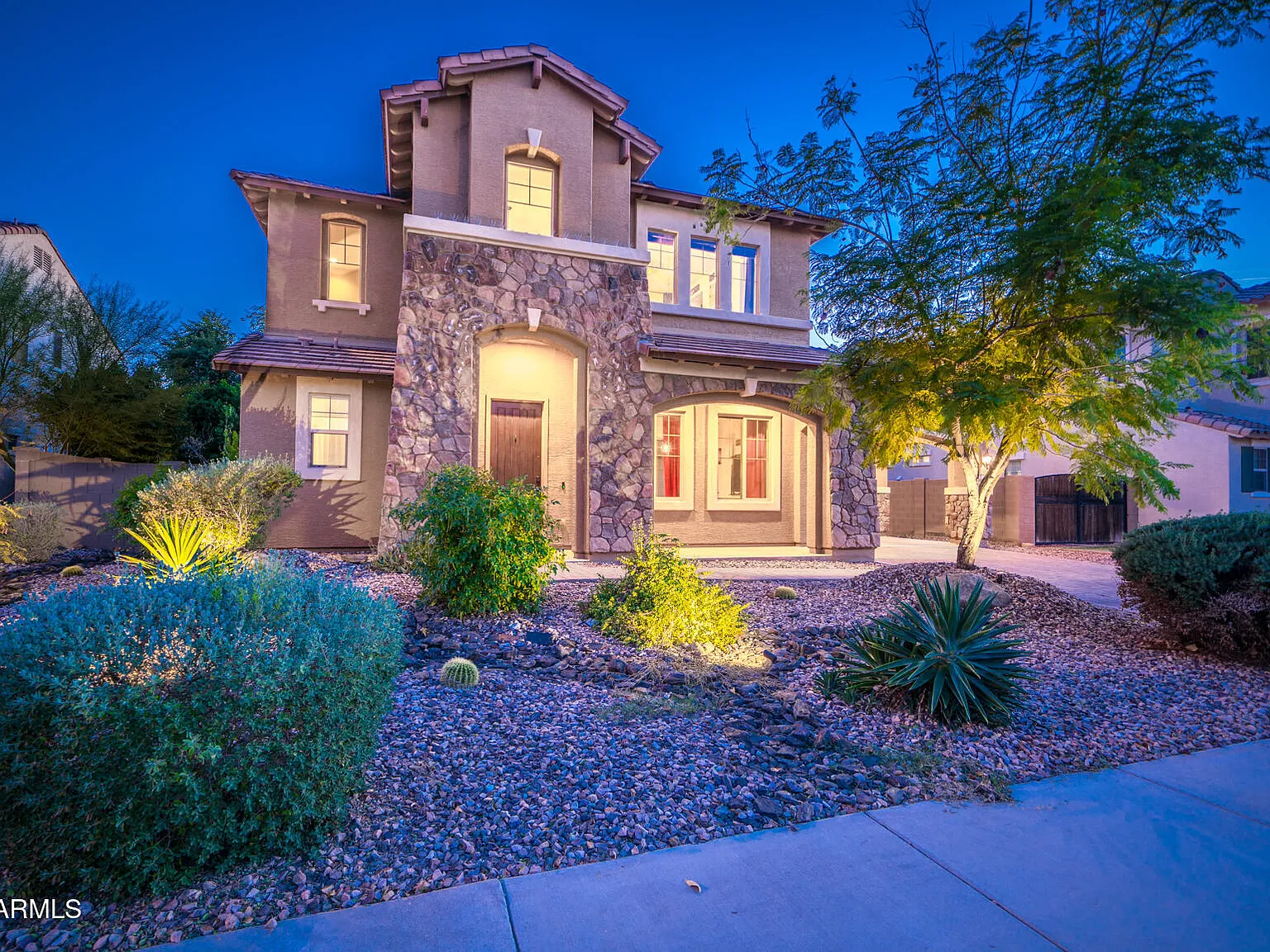 5 bed, 4.5 bath, 3561 sqft, $6,500 — Photo 2