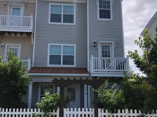 404 Norfolk Ave #B, Virginia Beach, VA 23451