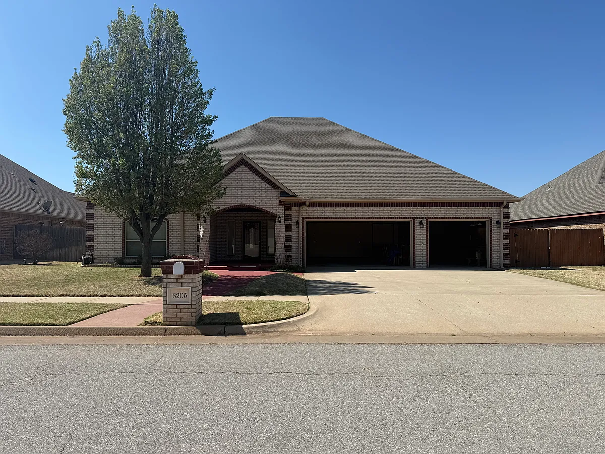 Building Photo - 6205 Bentley Dr