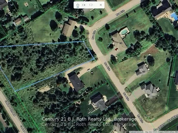 6 Rue Eric St, Tiny, ON L9M 0H1