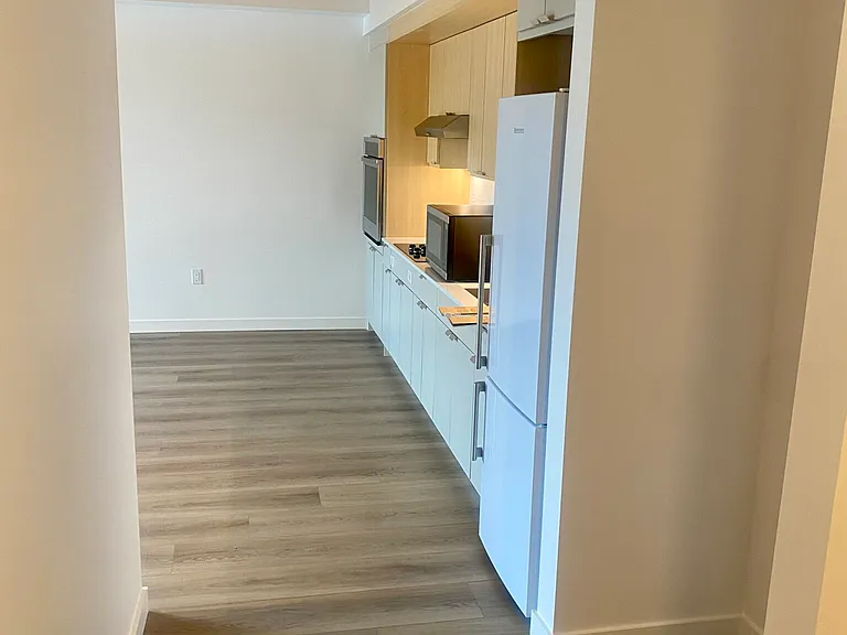 154 Broadway #210 — Photo 9