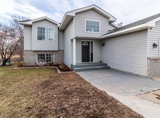 213 Sunwood Park Dr, Waite Park, MN 56387